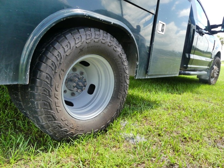 2019-ford-f350-xl-image-6