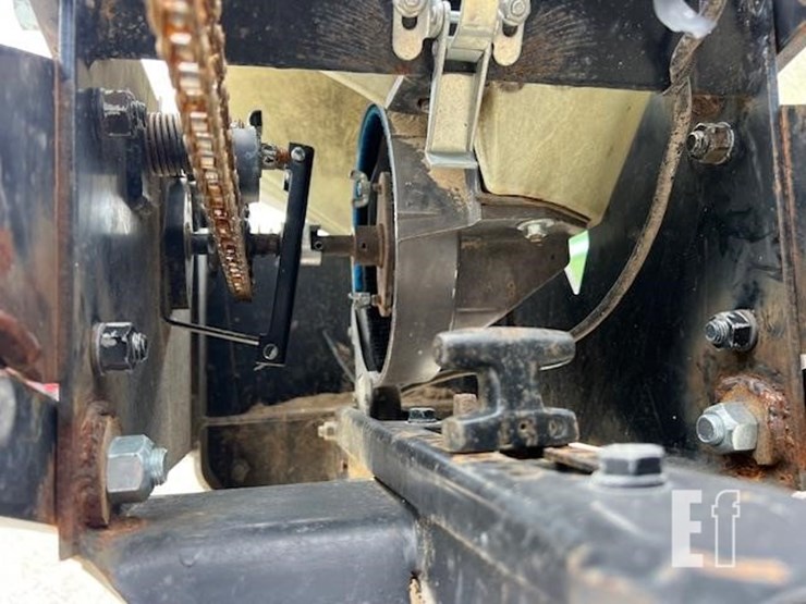 kinze-2600-image-17