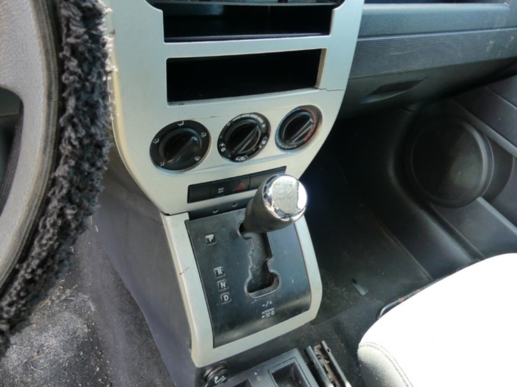 2008-jeep-compass-image-12
