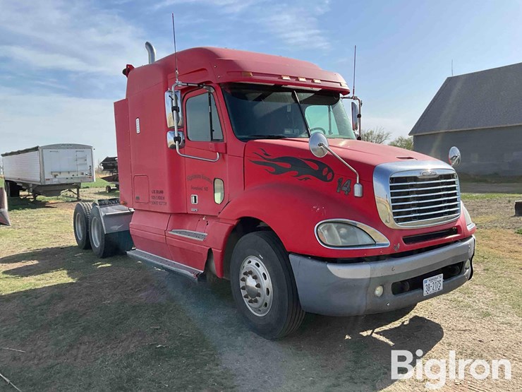 2003-freightliner-columbia-120-image-3