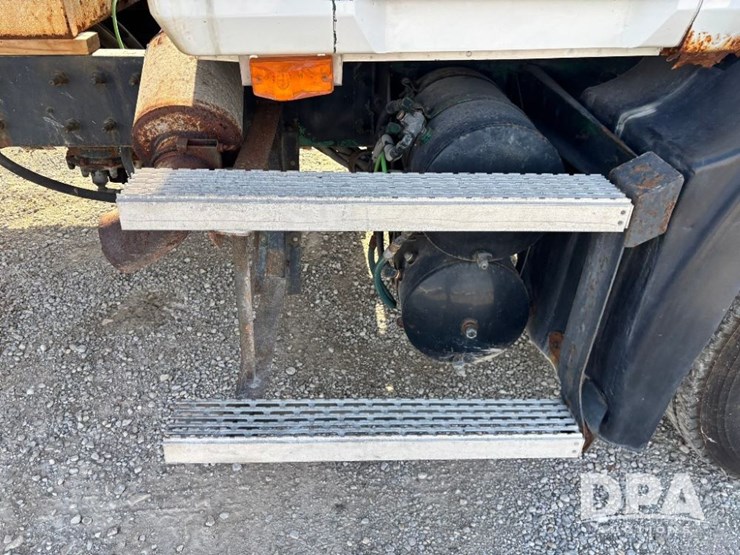 1995-mack-ch613-image-52