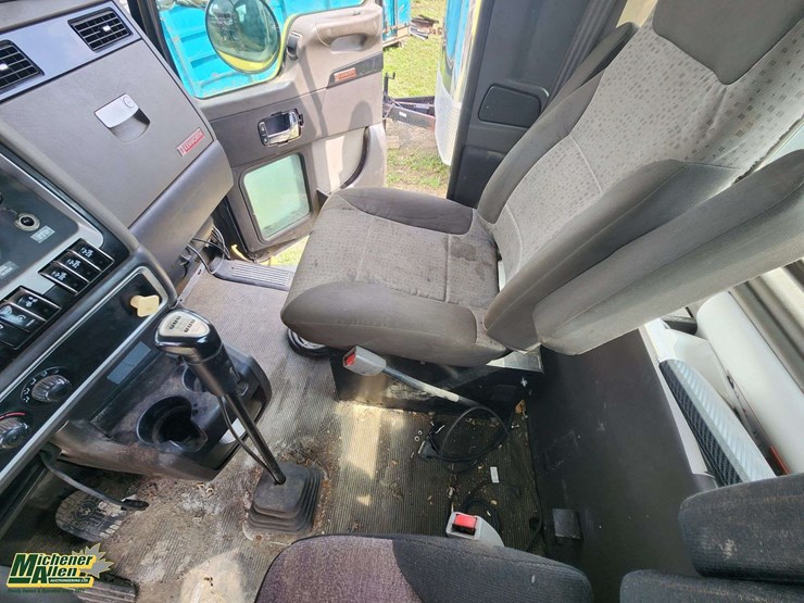 2010-kenworth-t800-image-23