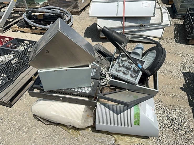 lot#--led-lights-and-electrical-boxes-image-2