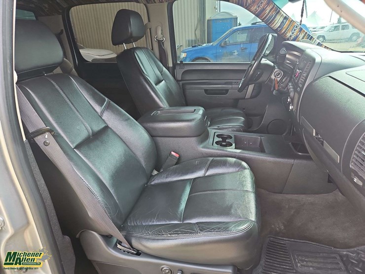 2010-chevrolet-silverado-1500-image-18