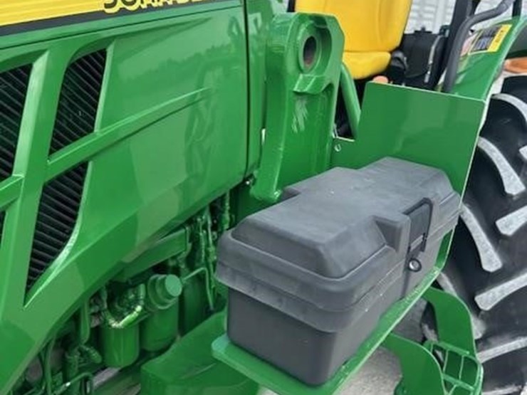 2023-john-deere-5050e-image-17