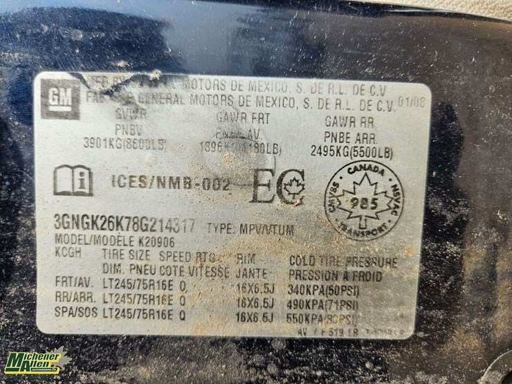 2008-chevrolet-suburban-image-5