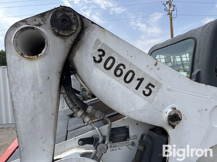 2019-bobcat-t740-image-15