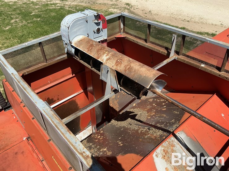 1983-massey-ferguson-860-image-9