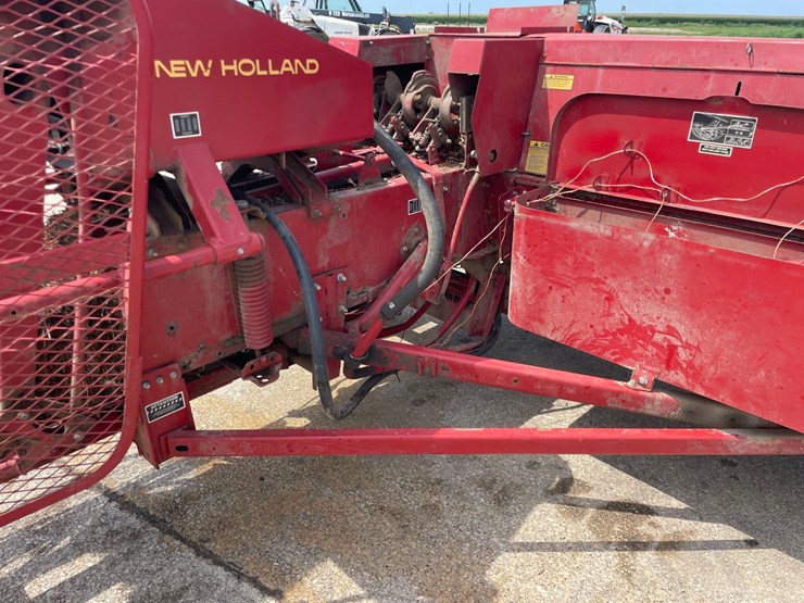 new-holland-311-image-16