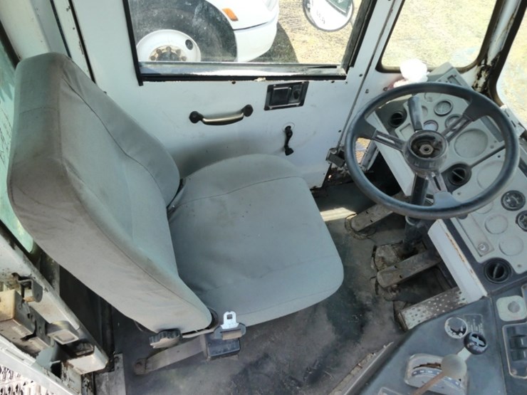 2006-capacity-tj7000-image-10