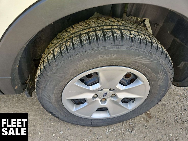 2013-ford-explorer-image-27