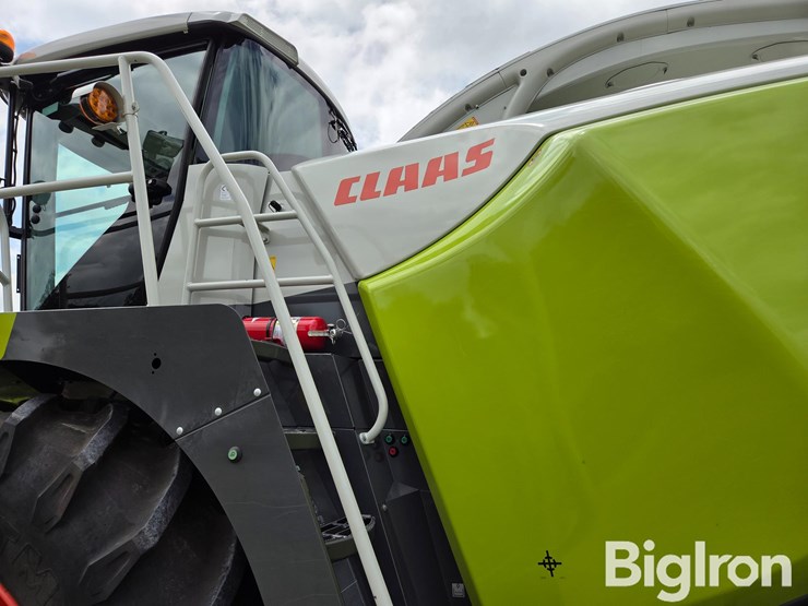 2022-claas-jaguar-970-image-17