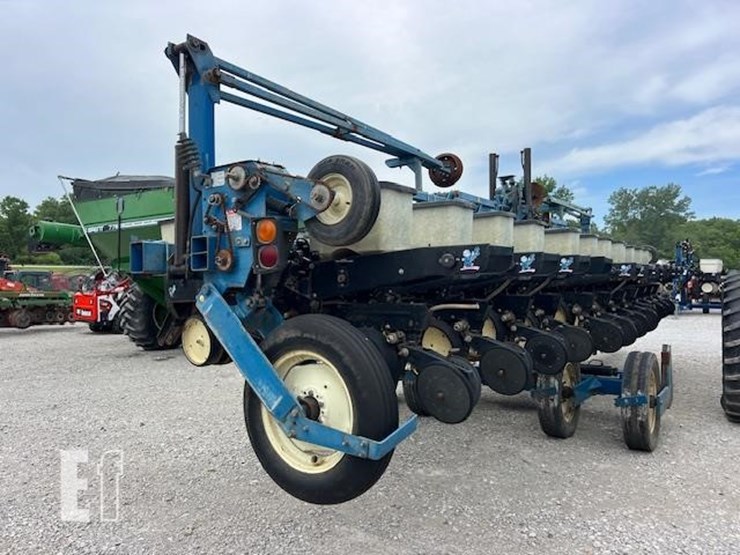 kinze-2600-image-4