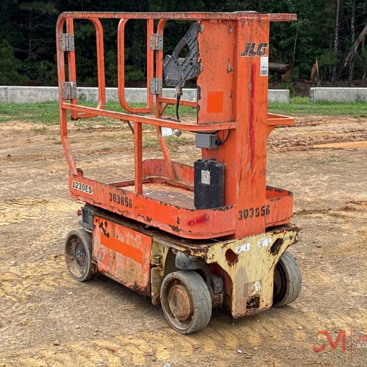 2018 JLG 1230ES