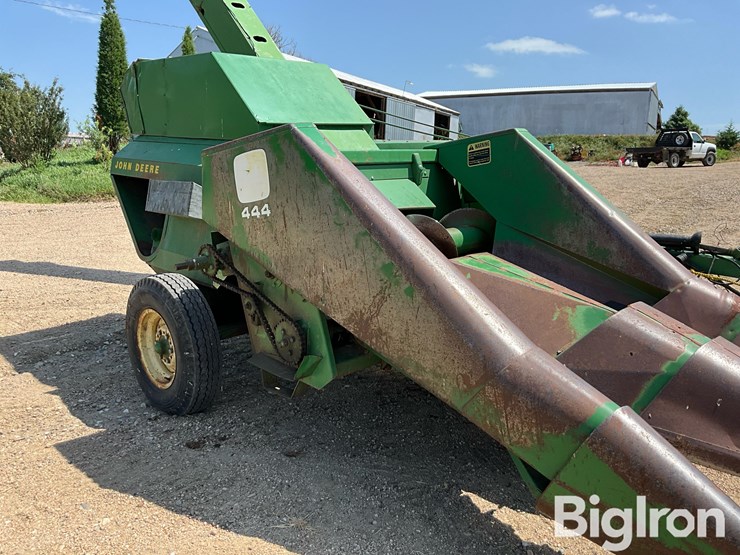 john-deere-300-image-14