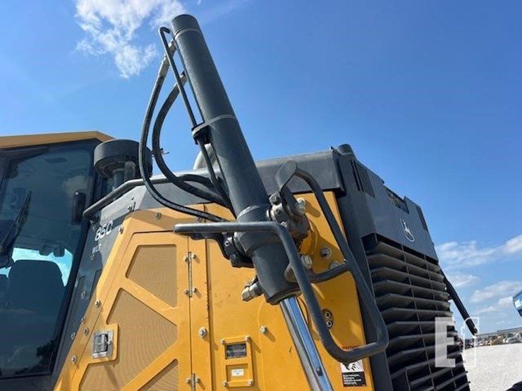 2021-deere-850l-wlt-image-15