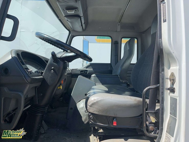 2007-gmc-t7500-image-7