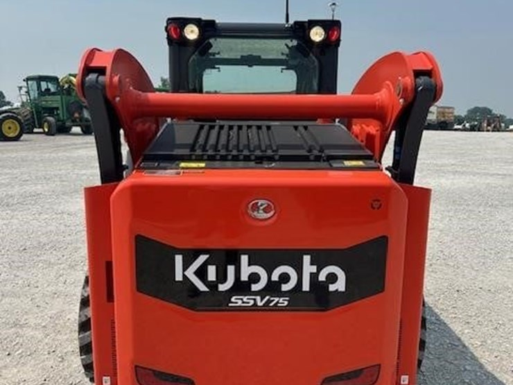 2023-kubota-ssv75-image-4