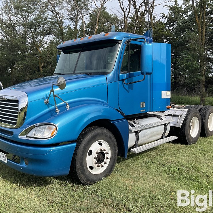 2003 FREIGHTLINER COLUMBIA 120