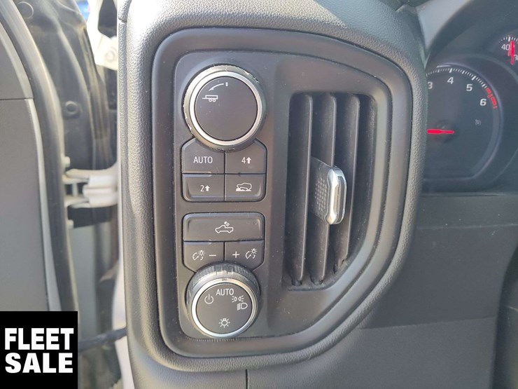 2019-chevrolet-silverado-1500-image-12