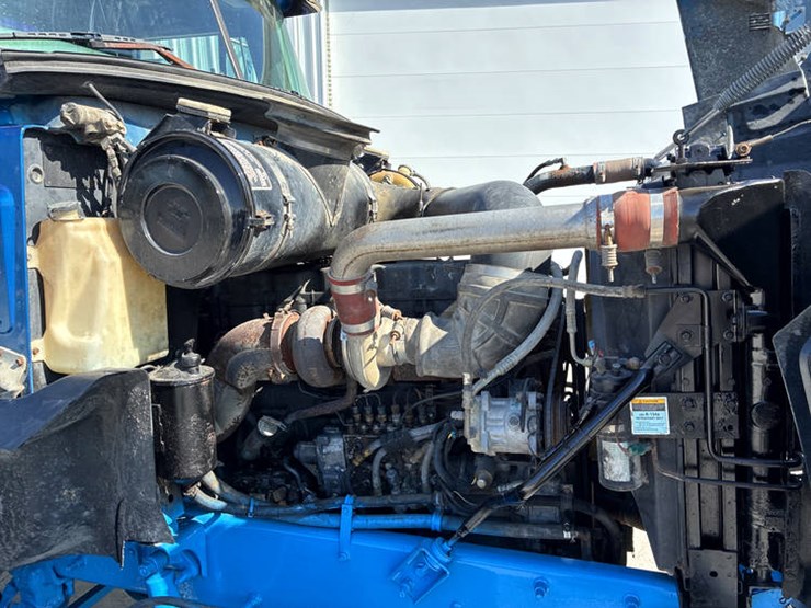 1996-mack-ch613-image-64