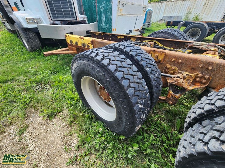 2010-kenworth-t800-image-15
