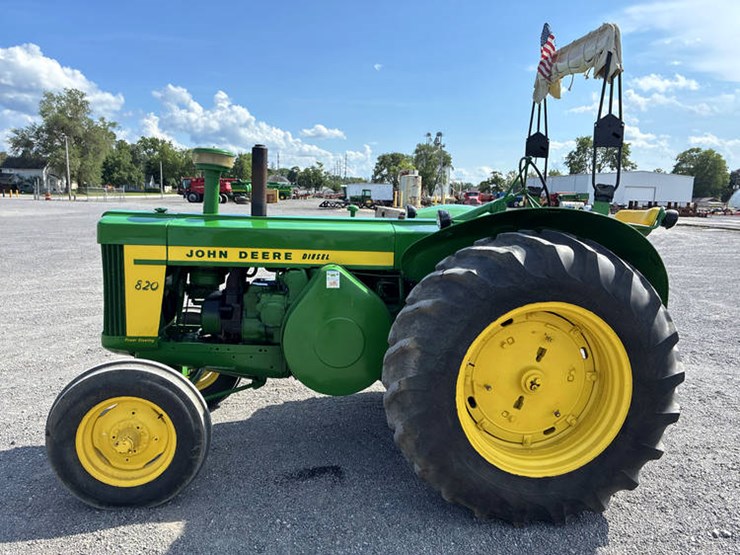 1958-john-deere-820-image-6