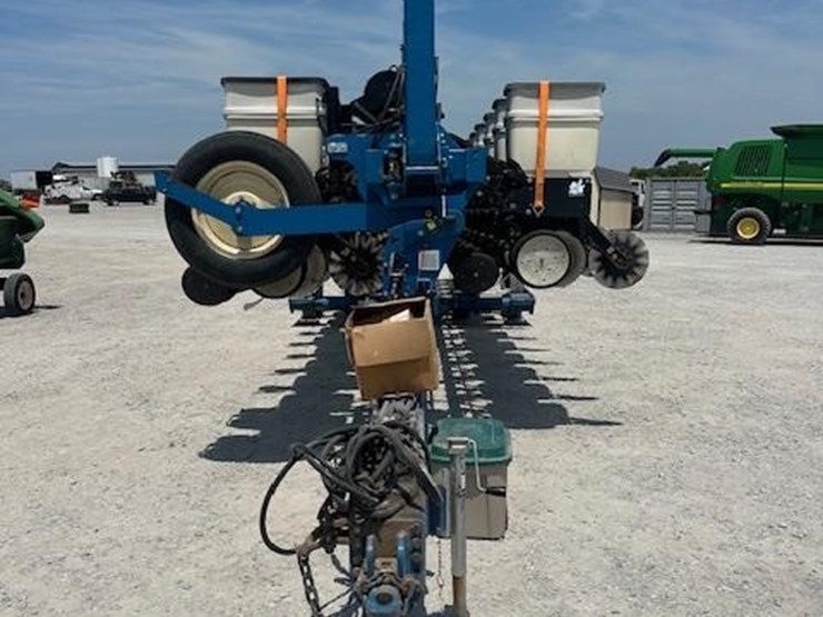 2011-kinze-3660-image-8