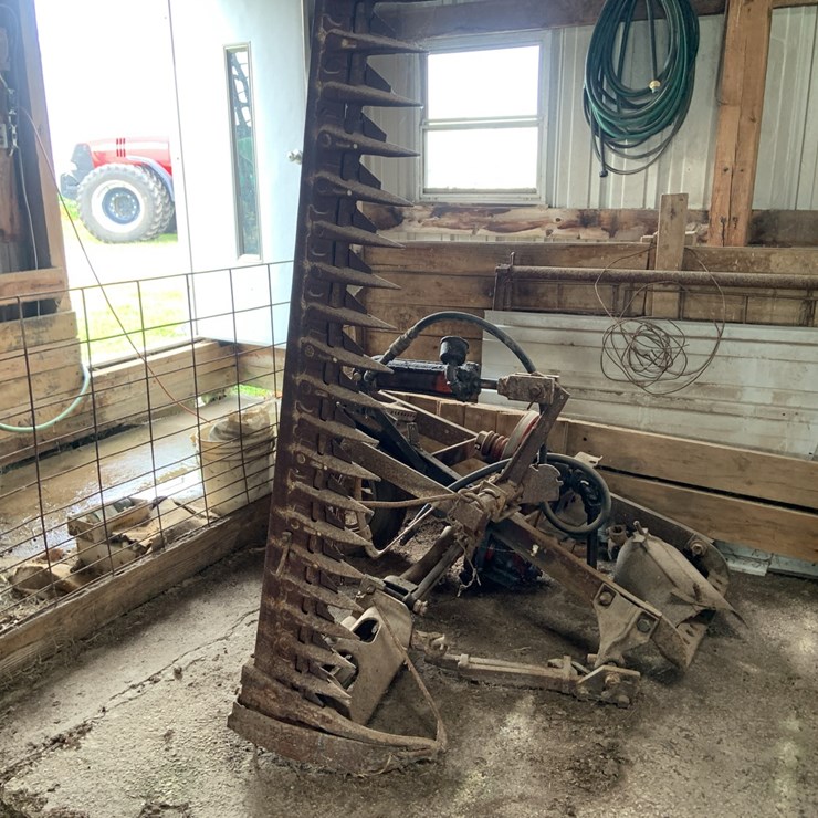 7’ IH mounted cycle bar mower