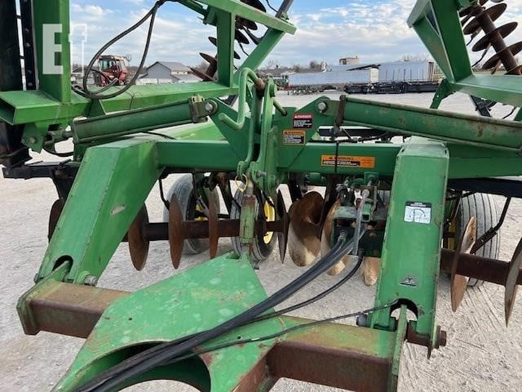 john-deere-630-image-12