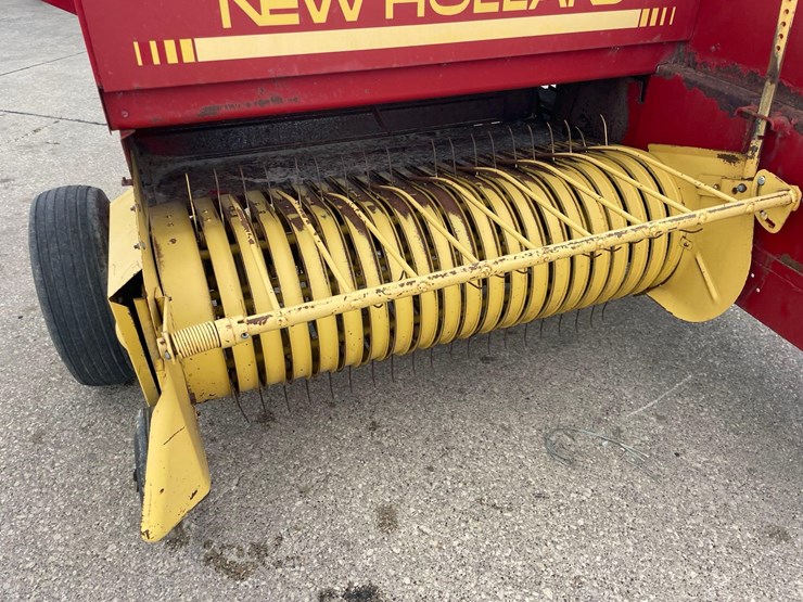 new-holland-311-image-12