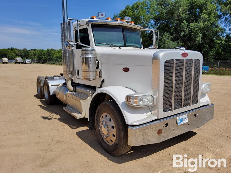 2013-peterbilt-388-image-3