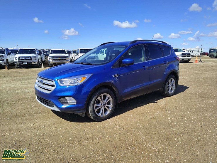2019-ford-escape-sel-image-1