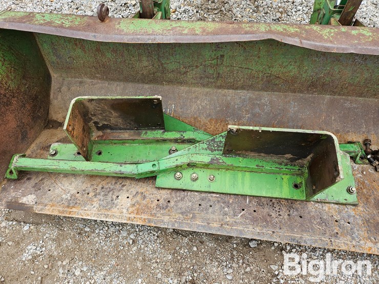 john-deere-148-image-11