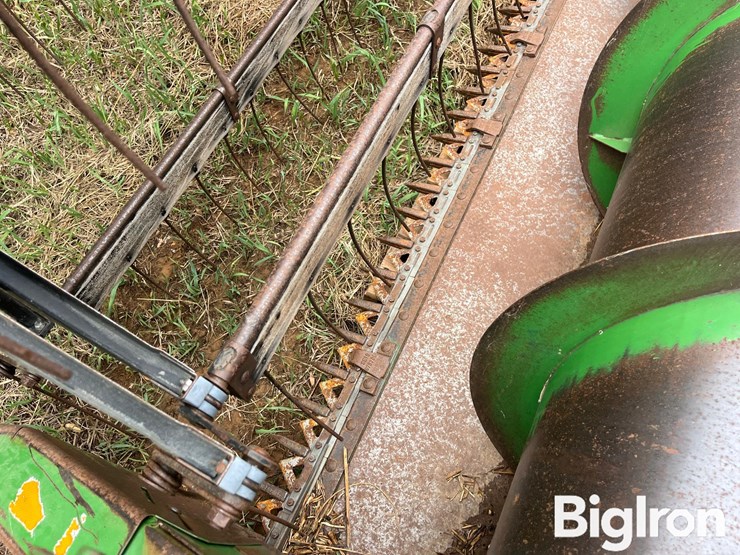 john-deere-220-image-12