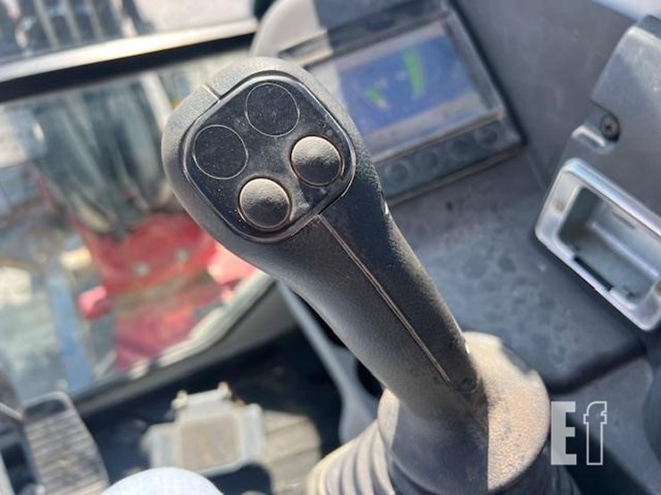 takeuchi-tb235-2-image-35
