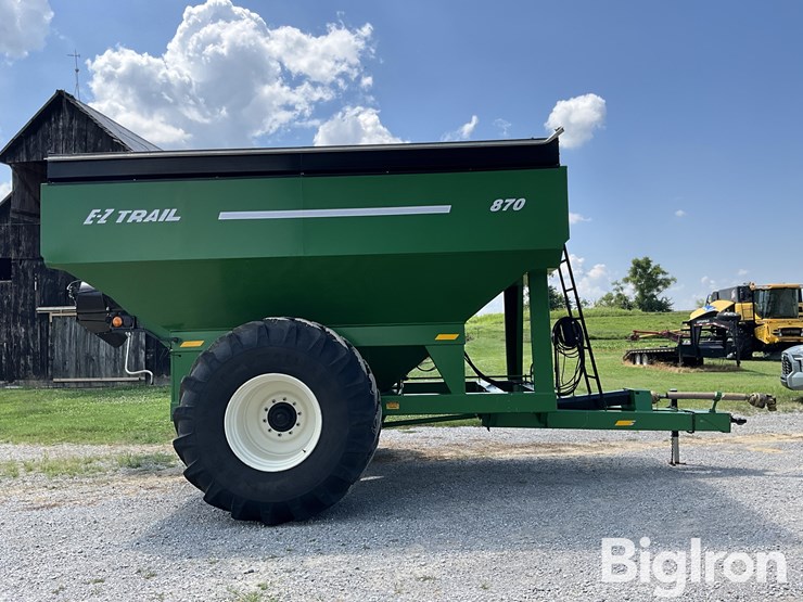 2019-e-z-trail-870-grain-cart-image-4