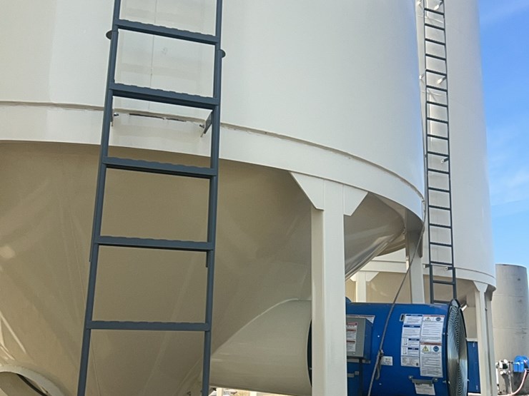 concept-5,000-bushel-hopper-bin,-fully-equipped-with-agi-grainguard-10-hp-bin-fan-with-three-phase-electric-motor-image-32