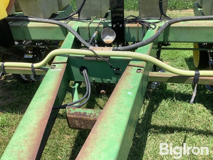 john-deere-7000-image-14