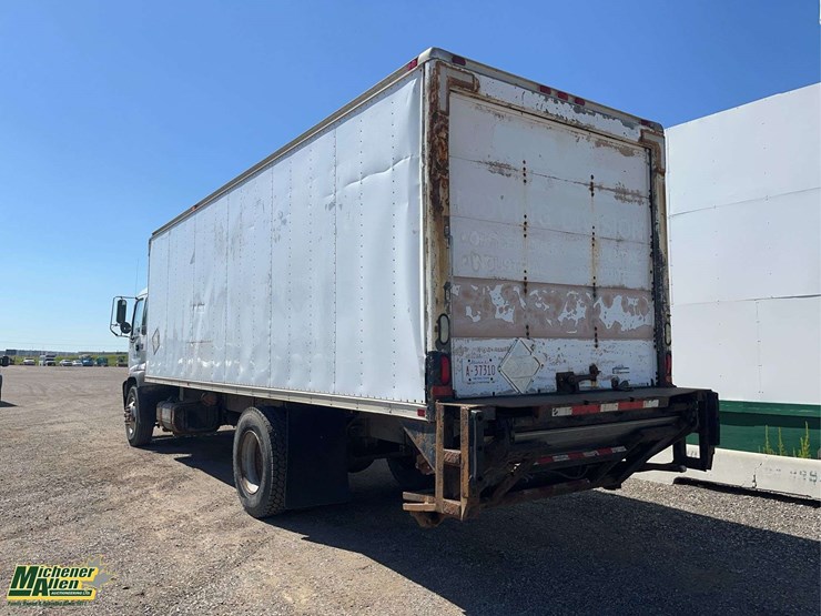 2007-gmc-t7500-image-10