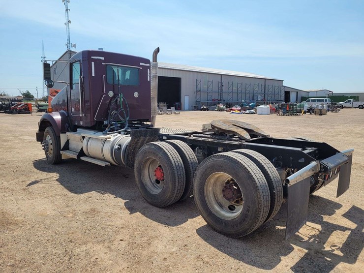 2015-kenworth-t800-image-5