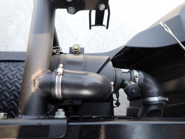 2015-kawasaki-mule-4010-image-57