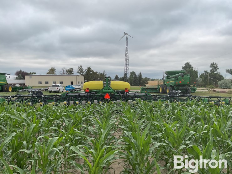 2013-john-deere-dr24-image-6