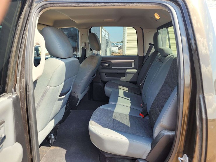 2014-ram-1500-slt-image-6