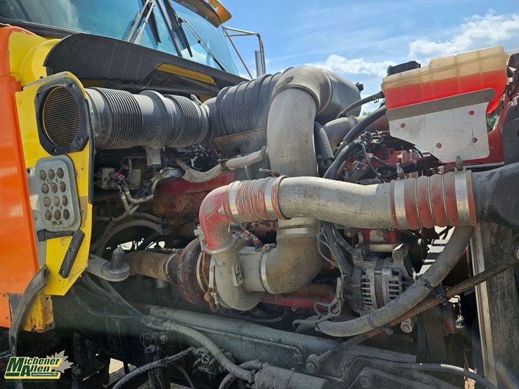 2010-kenworth-t800-image-32