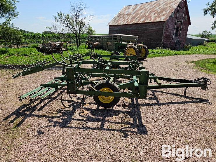 john-deere-1010-image-4