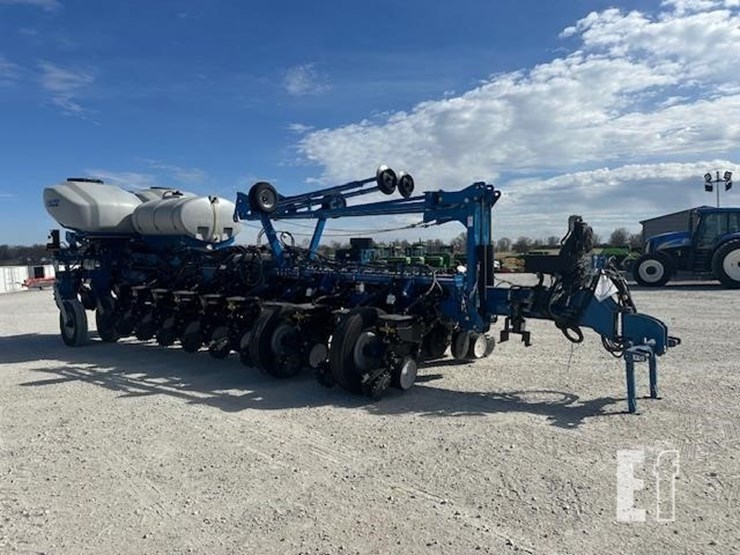 2014-kinze-4900-image-7