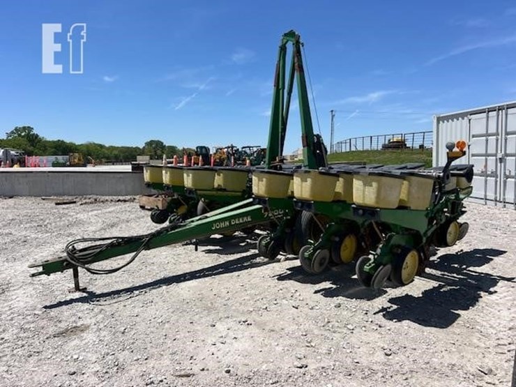 1993-john-deere-7200-image-1