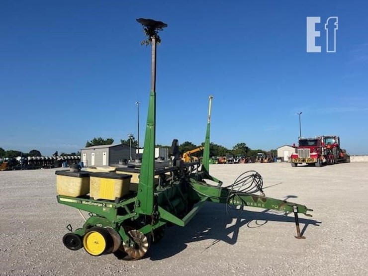 john-deere-7000-image-2
