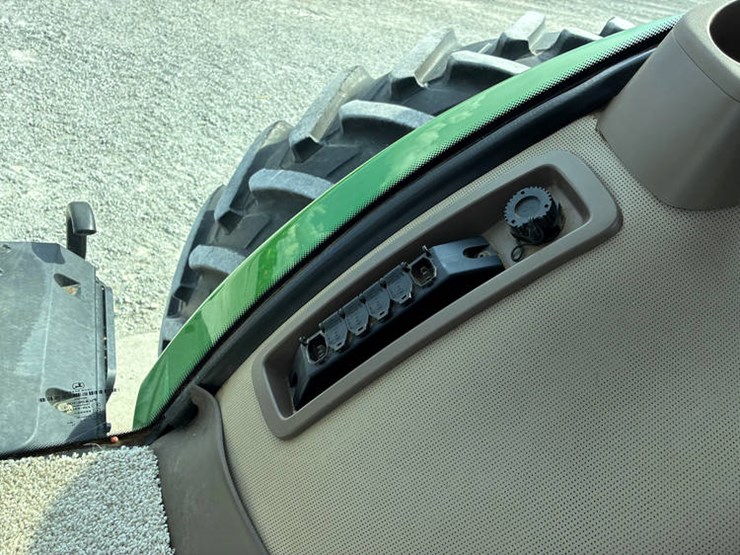 2018-john-deere-8370r-image-93